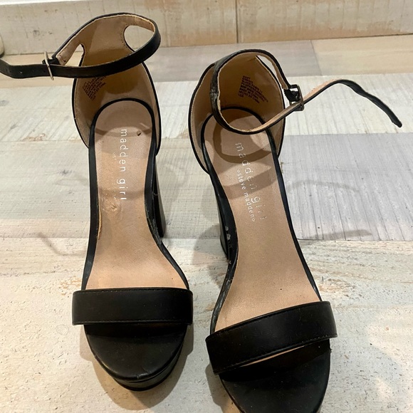 Steve madden shoes. Size 36. Worn once. True to size - Picture 3 of 4